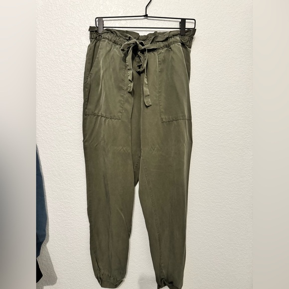 a.n.a Olive Tie-Waist Paper-bag Ankle Pants - Picture 1 of 6